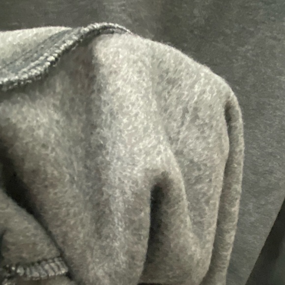 Reebok Men's Charcoal Crewneck Sweatshirt NWT‎ - Picture 7 of 7